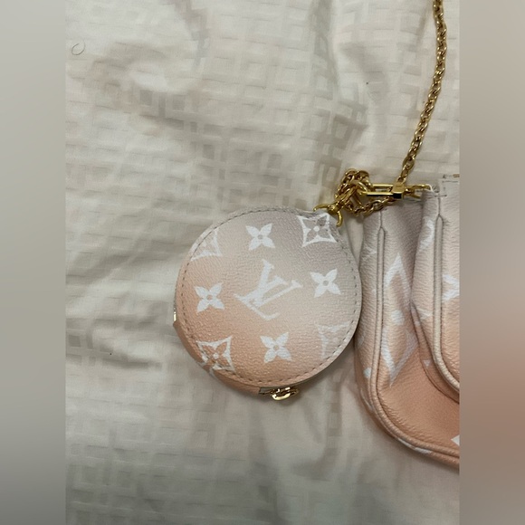 Louis Vuitton Monogram Giant By The Pool Multi-Pochette Accessoires handbag - Picture 3 of 15